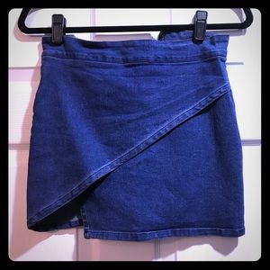 Brandy Melville RARE Audrey skirt